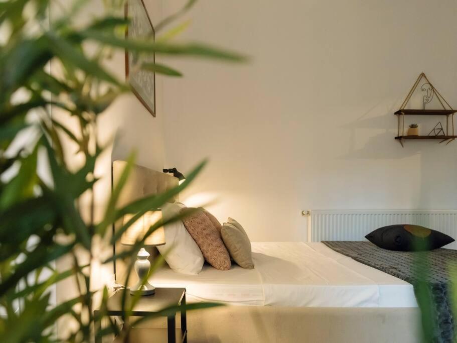 Cozy Studio Next To House Of Parliament Bucareste Exterior foto